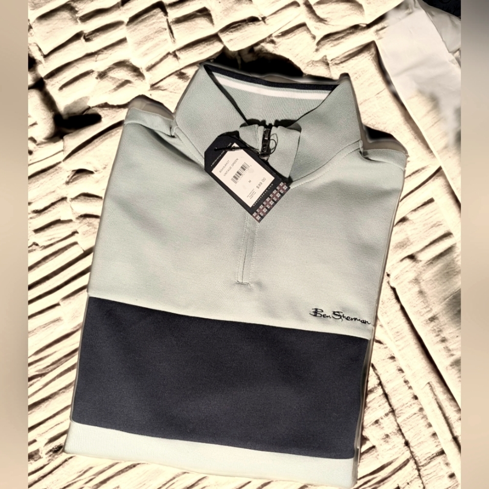 Men's Medium Aqua Navy Half Zip